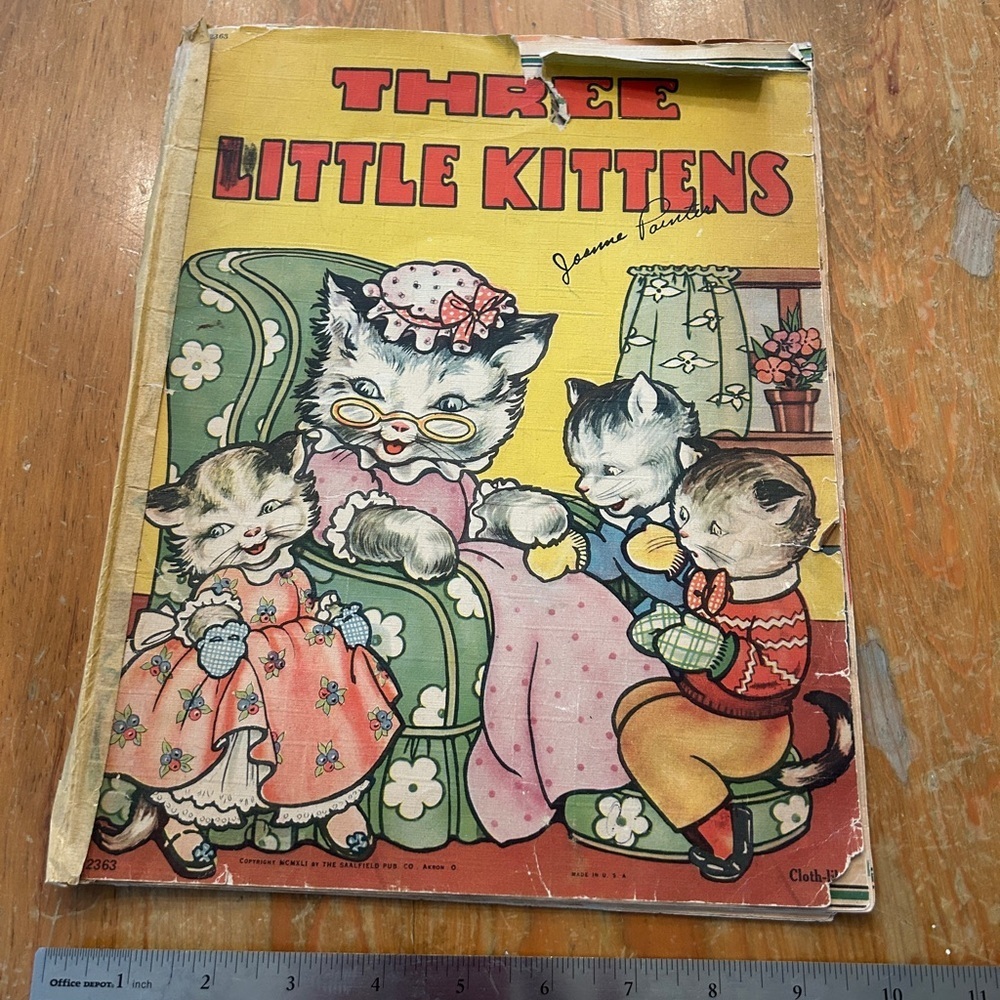 Vintage 1940s  'Three Little Kittens' Children's Book. Beautiful artwork!